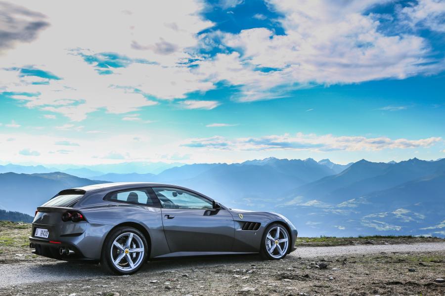  Ferrari GTC4Lusso 2016 года  (WW) (фото 18 из 58)